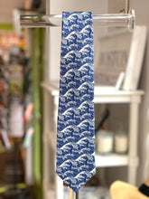 Load image into Gallery viewer, 100% Silk Tie &quot;Hokusai&quot;